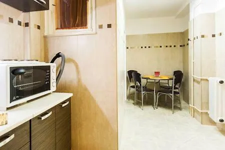 Centralcomfortbdpst Budapest 0*,